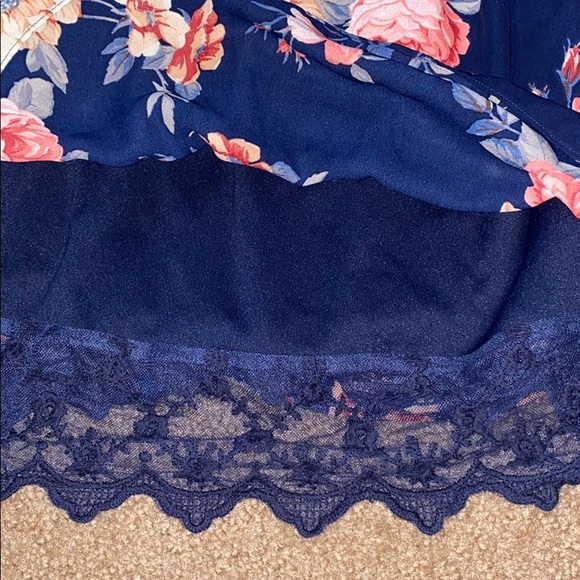 Blouse - Picture 2 of 8